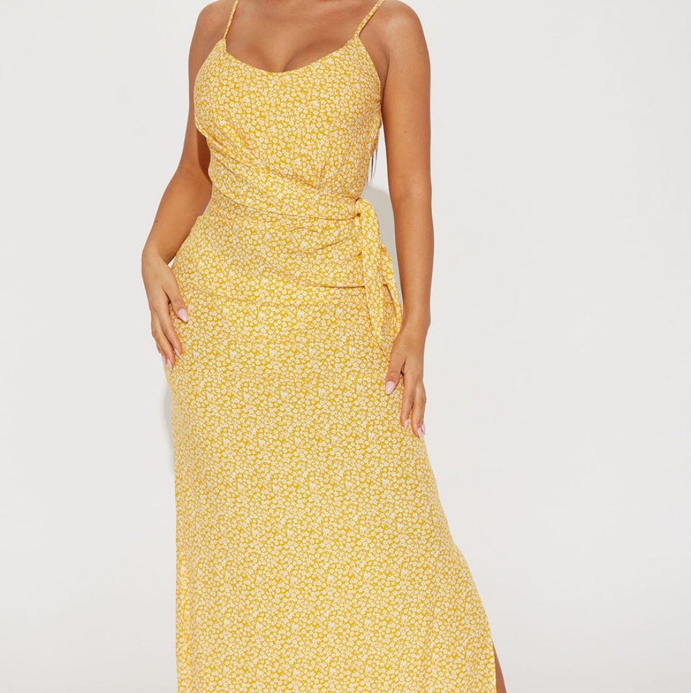 Fashion nova floral dress